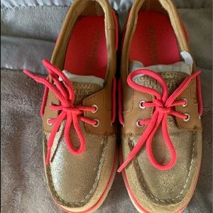 Kids Sperry top sided slip on boat shoes. Size 2.